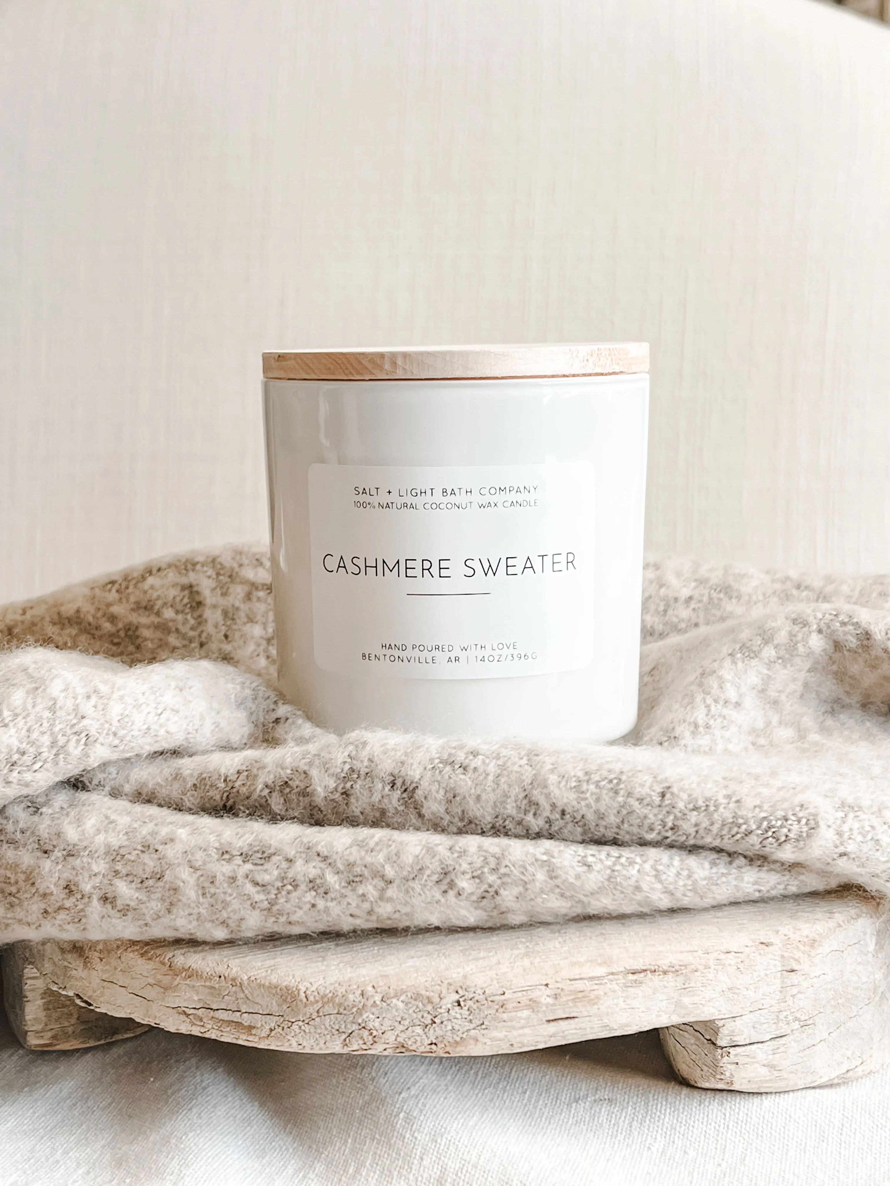 14 oz Cashmere Sweater Candle