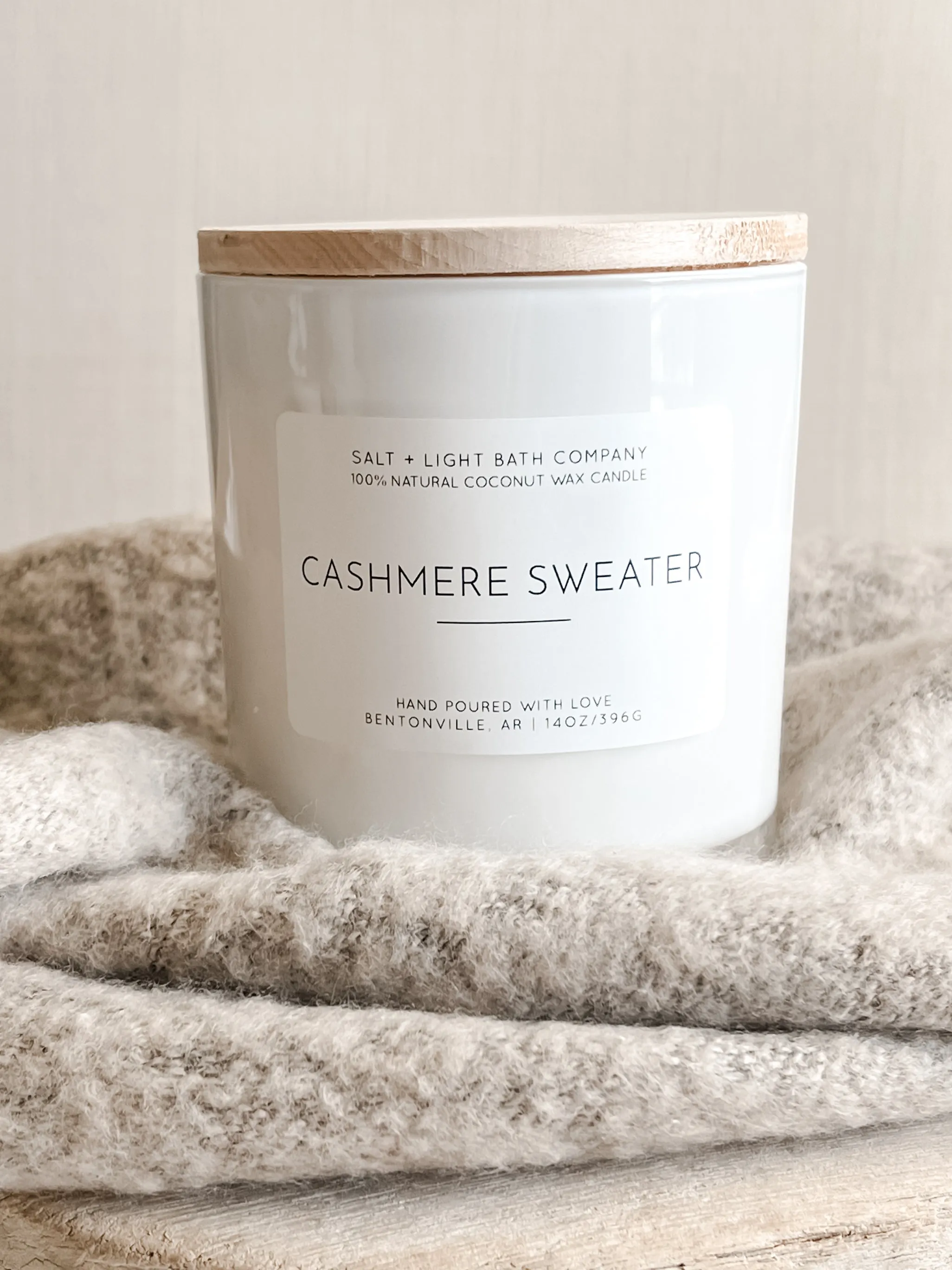 14 oz Cashmere Sweater Candle