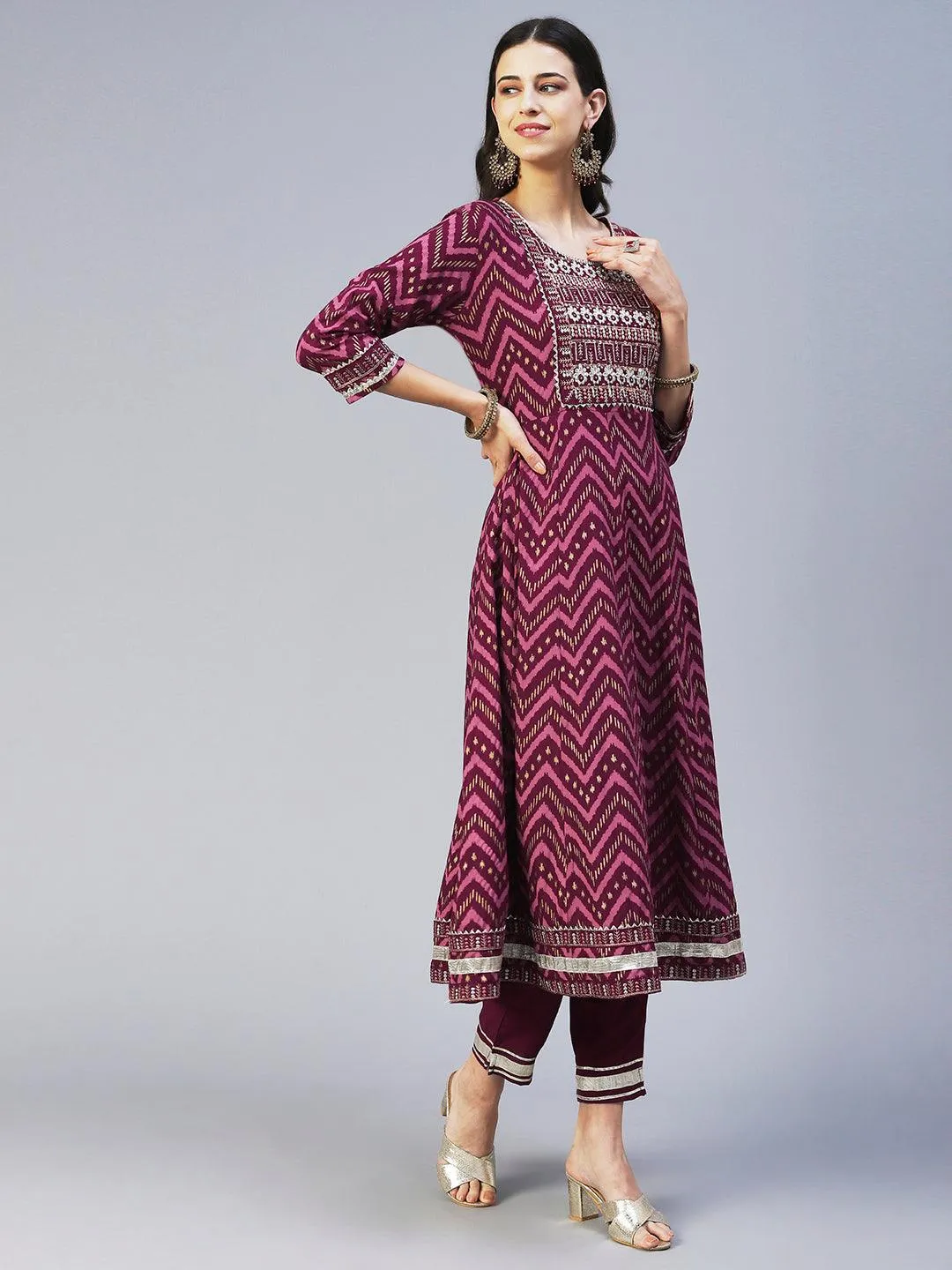 Chevron Printed Resham Embroidered Kurta With Pants & Dupatta - Maroon