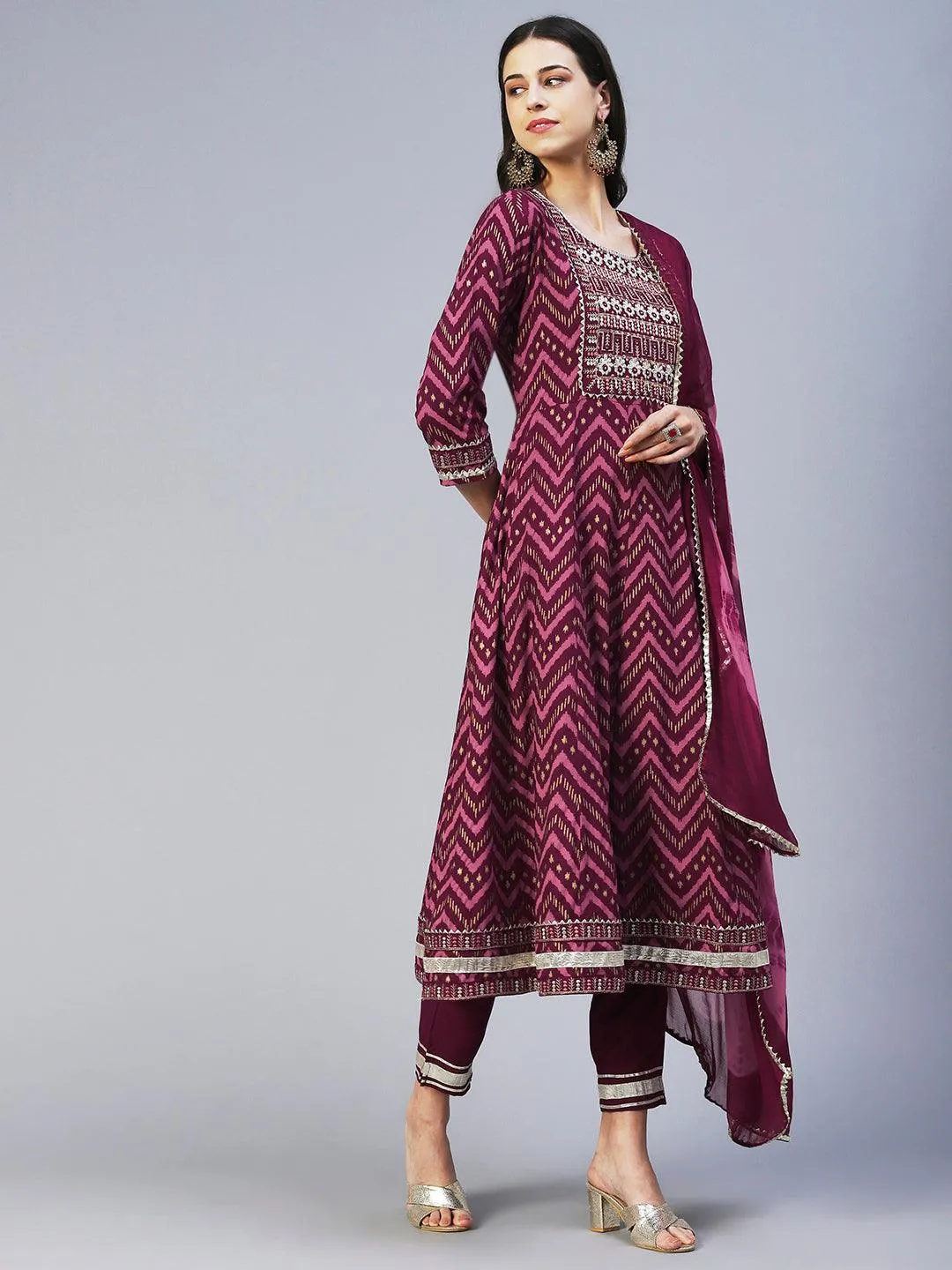 Chevron Printed Resham Embroidered Kurta With Pants & Dupatta - Maroon