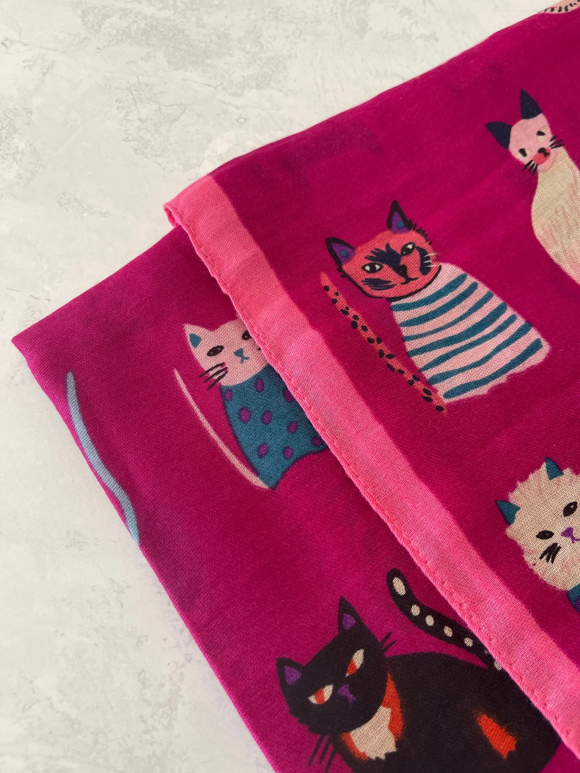 FUCHSIA PINK COTTON BLEND CAT PRINT LIGHTWEIGHT SCARF