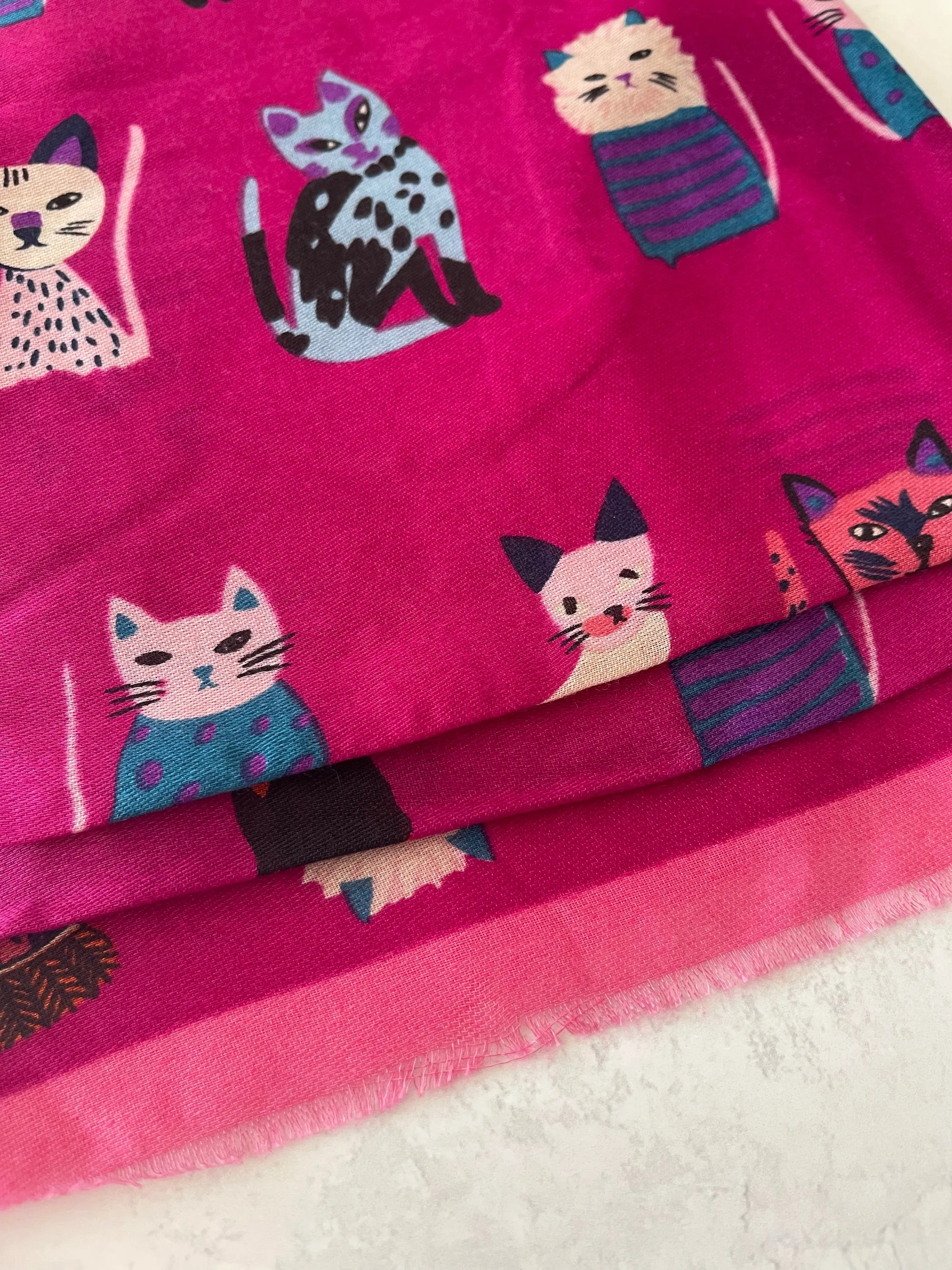 FUCHSIA PINK COTTON BLEND CAT PRINT LIGHTWEIGHT SCARF