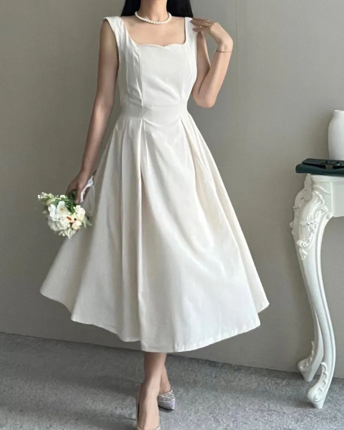 Linen Heart-Neck Dress