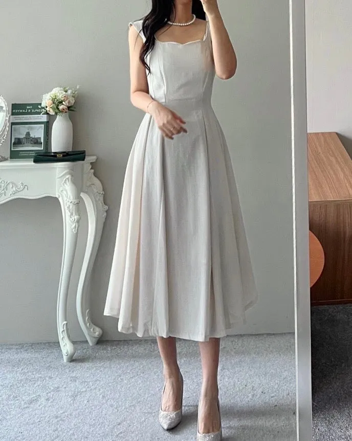 Linen Heart-Neck Dress