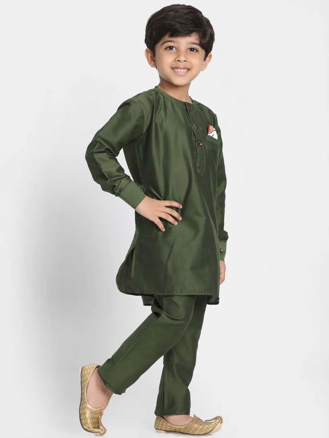 Vastramay Boy's Mehandi Green Cotton Blend Kurta Pyjama Set