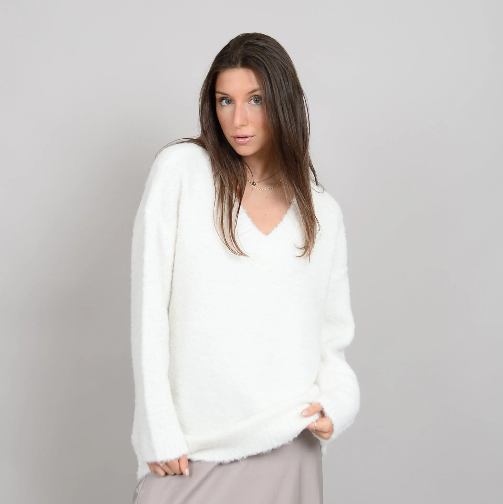 WINTER WHITE VNECK SWEATER